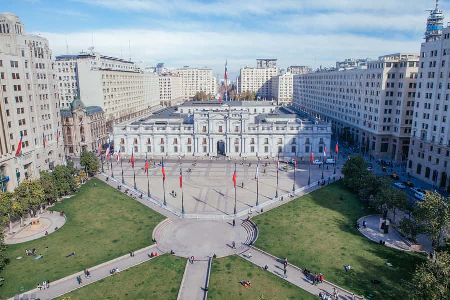 Santiago: Private tour, historic center, high altitude viewpoint, cable car - Plaza de Armas and the cathedral on foot
