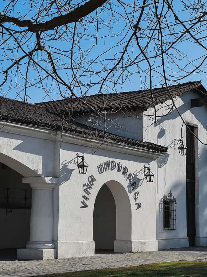 Santiago: Undurraga Winery Tour with Entry and Wine Tasting - Four wines and one gift glass