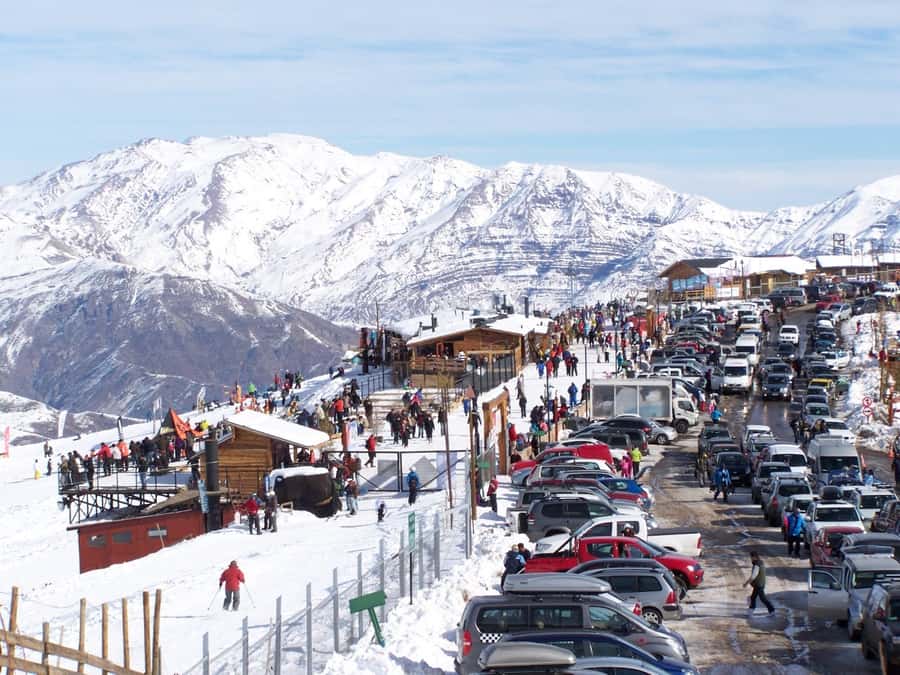 Santiago: Valle Nevado and Farellones Ski-Center Day Trip - Guides, vans, and the quality of the day