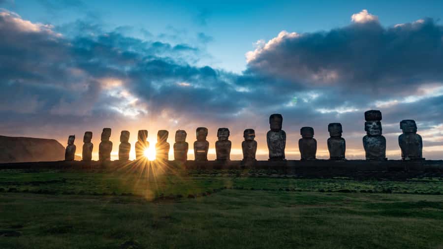 Sunrise Tongariki: Sunrise at Tongariki Park Private Tour - Ahu Tongariki and the fifteen moai