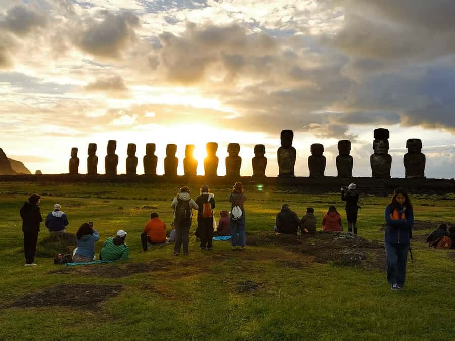 Tongariki Sunrise: Half Day Private Tour - Watching the moai appear in changing light