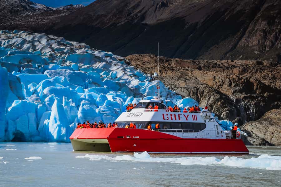 Torres del Paine: 3-Hour Scenic Boat Tour to Grey Glacier - Getting from Hotel Lago Grey to the catamaran