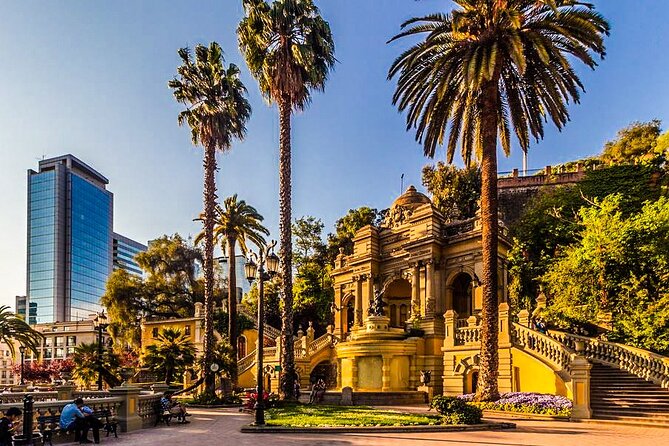 Traditional City Tour - La Moneda Palace and Santiago’s civic center