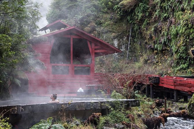 Trekking Mirador el volcano + Geometric hot springs - Geometric Baths as the finish line