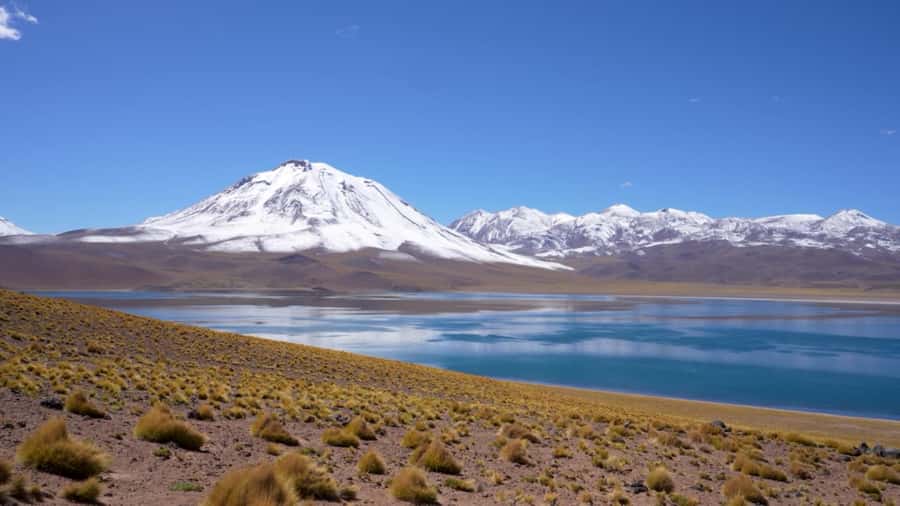 Triple tour: Red stones, highland lagoons and Chaxa Lagoon - Starting with breakfast above the desert