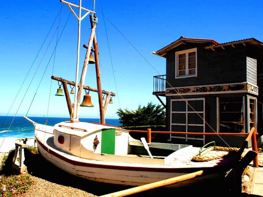 Undurraga + Isla Negra + San Afonso del Mar ----- Full day - Isla Negra brings Neruda’s coastal world into focus