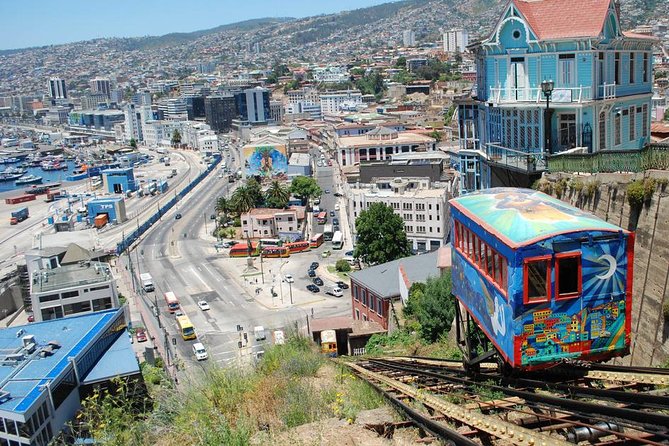 Valparaiso and Viña del Mar Tour and Casa Blanca Valley Wine Shop - Two hours on Cerro Alegre