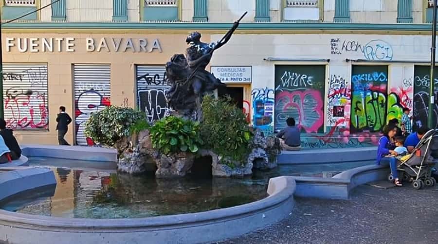 Valparaiso : Must-See Sites Walking Tour With A Guide - Palacio Baburizza and the character of Cerro Alegre