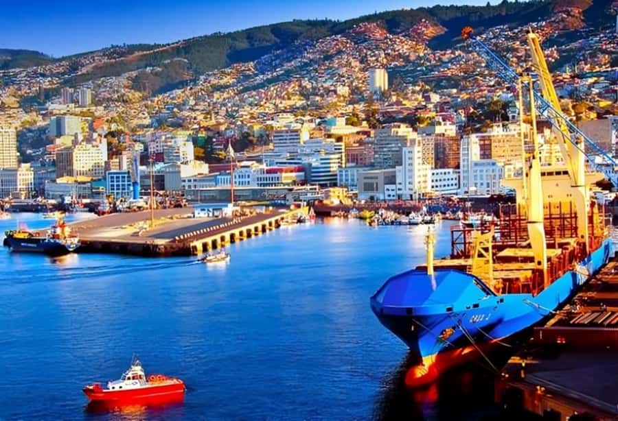 Valparaiso : Must-See Sites Walking Tour With A Guide - Pasaje Gálvez, street art, and the city’s creative side
