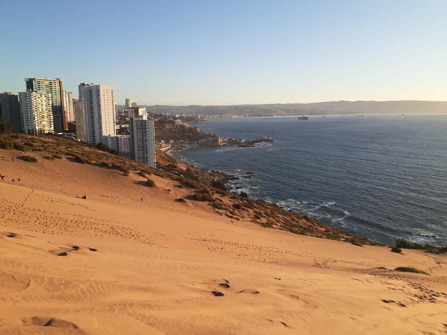 Valparaíso: Sandboarding and Sunset in Concon Sand Dunes - Why the small group changes the experience