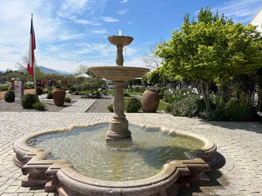 Valparaíso to Casablanca: wine tour with premium tasting and transportation - What the $127 price really covers