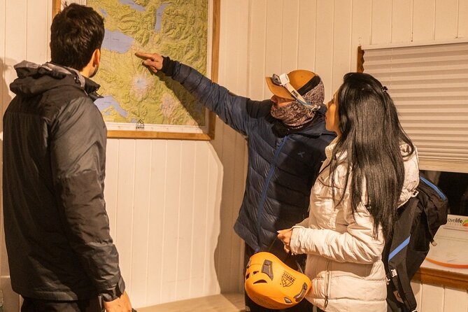 Villarrica Volcano Ascent - Zenit - Guide support and group size