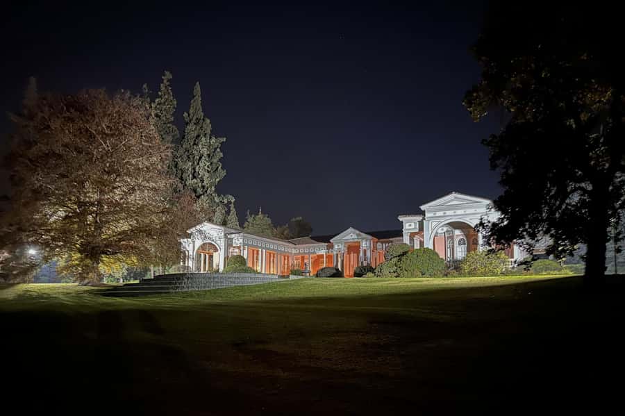Viña Concha y Toro Nighttime: Dinner Show - Starting with the gardens and main residence